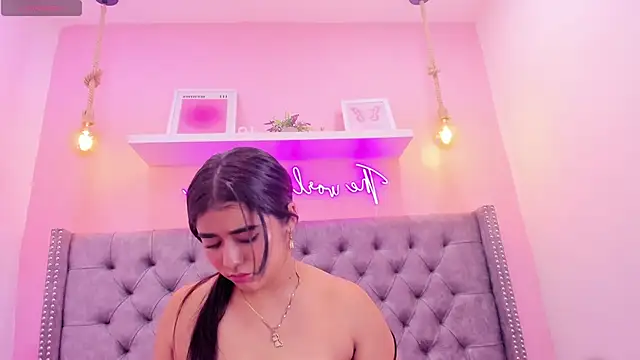 Snapshot of Sophiia_77 chatting on 29, 10, 2025 Sophiia 77 online show from 29, 10, 2025