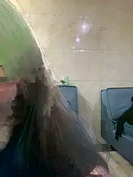 Snapshot of RanRan68 chatting on 15, 12, 2025 RanRan68 online show from 15, 12, 2025