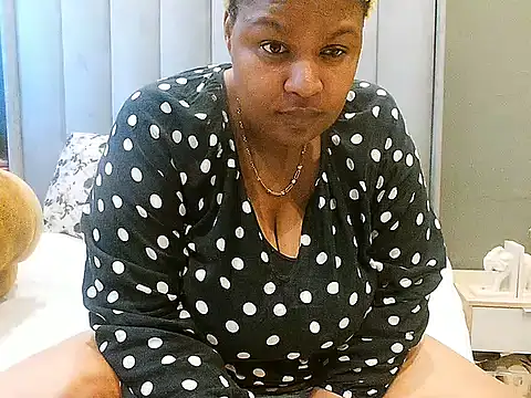 Snapshot of ZariahMoonfire chatting on 7, 7, 2026 ZariahMoonfire online show from 7, 7, 2026