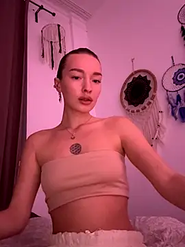 Snapshot of versediamond chatting on 29, 10, 2025 versediamond online show from 29, 10, 2025