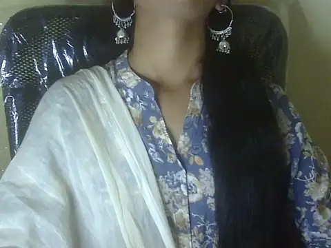 Snapshot of Shezi_N chatting on 23, 10, 2025 Shezi N online show from 23, 10, 2025