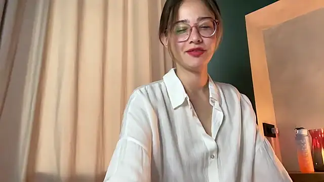 Snapshot of WillHannah chatting on 5, 5, 2026 WillHannah online show from 5, 5, 2026