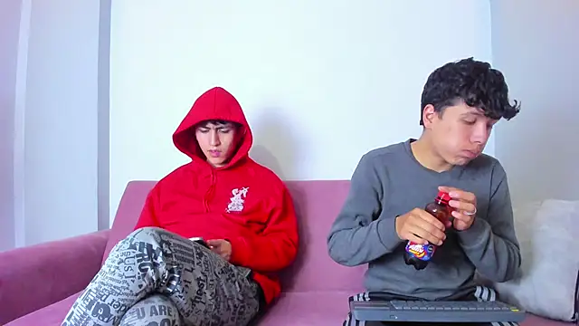 hoot booys  online show from 8, 4, 2026