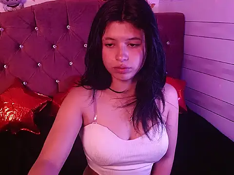 petite coral online show from 7, 11, 2025