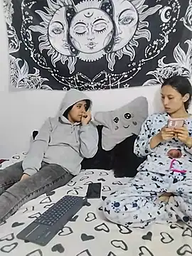 Snapshot of emily_n_abby chatting on 5, 6, 2026 emily n abby online show from 5, 6, 2026