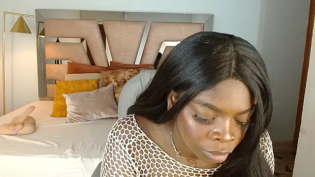 Maiacharris  online show from 7, 11, 2025