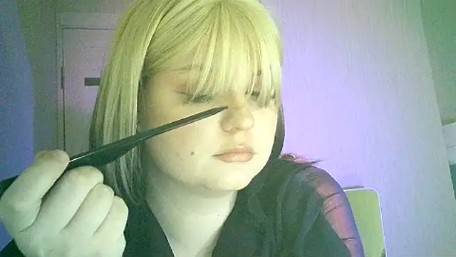 Snapshot of Roman_Moore chatting on 22, 10, 2025 Roman Moore online show from 22, 10, 2025