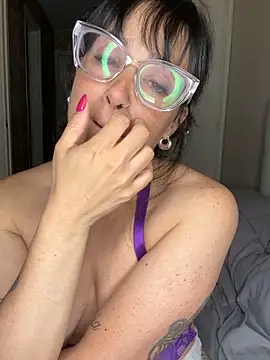 miavelatti85 online show from 28, 11, 2025