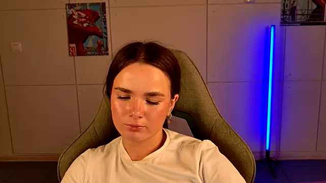 May Bloom online show from 27, 10, 2025