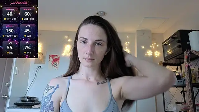 Snapshot of mistressaurora chatting on 25, 10, 2025 mistressaurora online show from 25, 10, 2025
