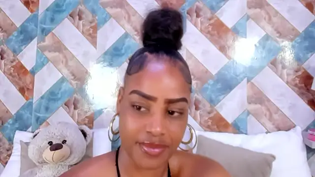 Snapshot of gigi_mane chatting on 17, 10, 2025 gigi mane online show from 17, 10, 2025