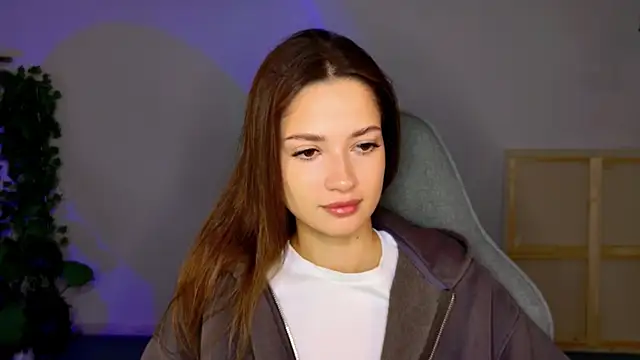 KiraVair online show from 8, 11, 2025