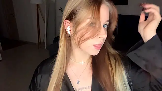 Snapshot of Babymoney_2007 chatting on 21, 10, 2025 Babymoney 2007 online show from 21, 10, 2025