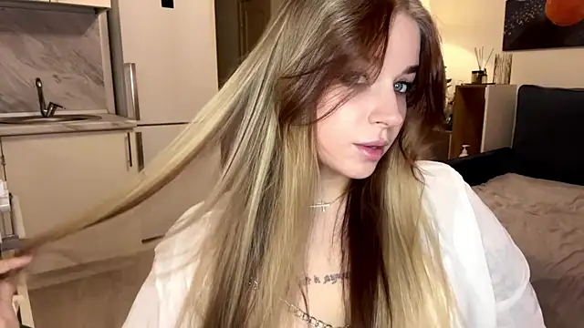 Snapshot of Babymoney_2007 chatting on 7, 11, 2025 Babymoney 2007 online show from 7, 11, 2025