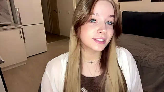 Snapshot of Babymoney_2007 chatting on 8, 11, 2025 Babymoney 2007 online show from 8, 11, 2025