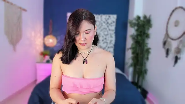 CoralQuinn online show from 17, 11, 2025