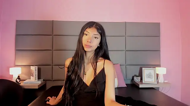 Isabella Marsh online show from 21, 11, 2025