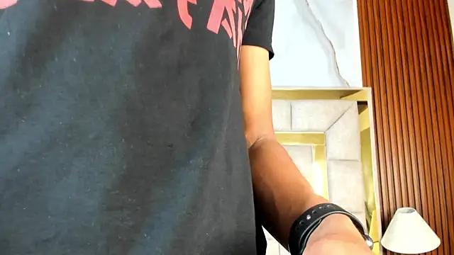 Snapshot of Emiliano_Reyes chatting on 10, 11, 2025 Emiliano Reyes online show from 10, 11, 2025