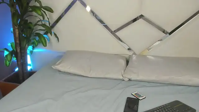 Snapshot of Emiliano_Reyes chatting on 20, 11, 2025 Emiliano Reyes online show from 20, 11, 2025