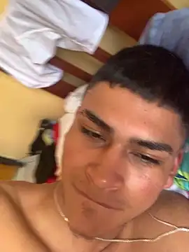 Snapshot of Emiliano_Reyes chatting on 26, 11, 2025 Emiliano Reyes online show from 26, 11, 2025