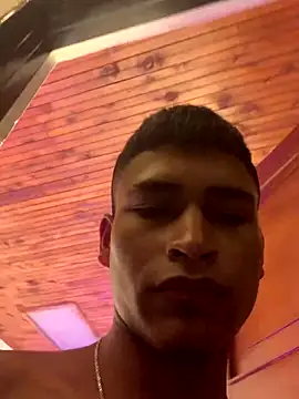 Snapshot of Emiliano_Reyes chatting on 27, 11, 2025 Emiliano Reyes online show from 27, 11, 2025