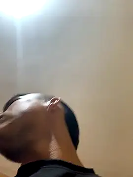 Snapshot of Emiliano_Reyes chatting on 30, 11, 2025 Emiliano Reyes online show from 30, 11, 2025