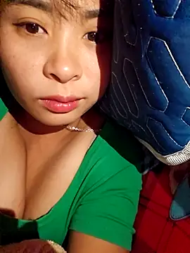 Snapshot of Squirrel-Pear chatting on 26, 11, 2025 Squirrel-Pear online show from 26, 11, 2025