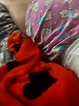 Snapshot of Casal_em_chamas chatting on 24, 10, 2025 Casal em chamas online show from 24, 10, 2025