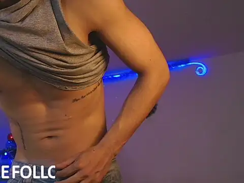 Snapshot of rosse__one chatting on 8, 11, 2025 rosse one online show from 8, 11, 2025