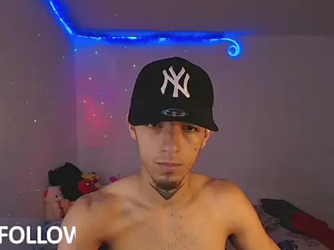 Snapshot of rosse__one chatting on 9, 11, 2025 rosse one online show from 9, 11, 2025