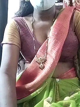 Snapshot of thanuja- chatting on 3, 11, 2025 thanuja- online show from 3, 11, 2025