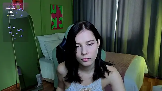 Snapshot of Mell_Hyees chatting on 22, 10, 2025 Mell Hyees online show from 22, 10, 2025