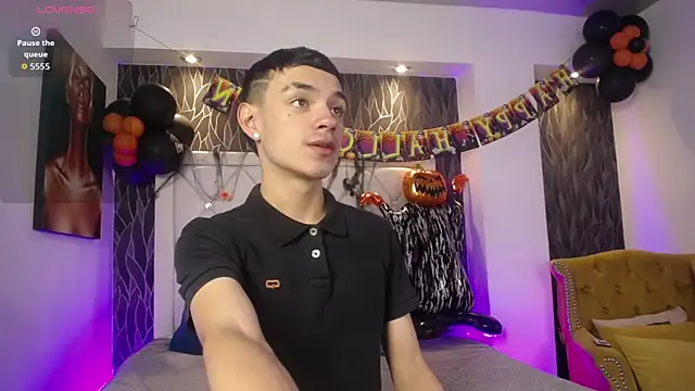 Snapshot of Mike_lawford1 chatting on 29, 10, 2025 Mike lawford1 online show from 29, 10, 2025