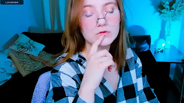 Snapshot of fairy_tara chatting on 2, 12, 2025 fairy tara online show from 2, 12, 2025