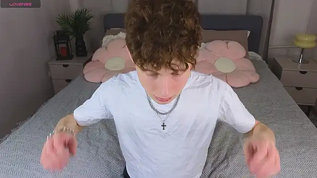 Snapshot of crisp1n chatting on 9, 2, 2026 crisp1n online show from 9, 2, 2026