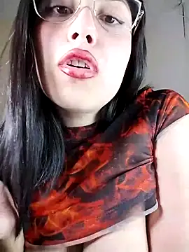 Snapshot of Chinitaaa28 chatting on 30, 10, 2025 Chinitaaa28 online show from 30, 10, 2025