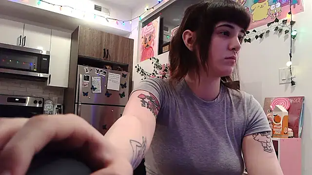 Trickylucy555 online show from 14, 1, 2026