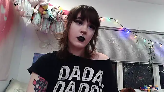 Trickylucy555 online show from 13, 2, 2026