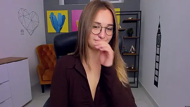 Snapshot of HazelWhityy chatting on 26, 5, 2026 HazelWhityy online show from 26, 5, 2026