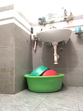 HinayLa online show from 6, 4, 2026