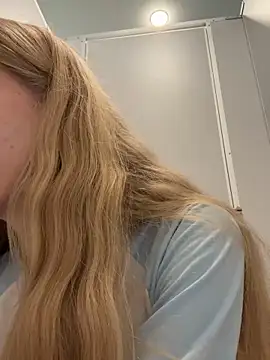 kira mia online show from 20, 5, 2026