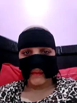 Snapshot of SandyAmr chatting on 23, 4, 2026 SandyAmr online show from 23, 4, 2026