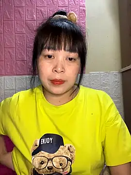 Snapshot of Butterfly_kee chatting on 3, 11, 2025 Butterfly kee online show from 3, 11, 2025