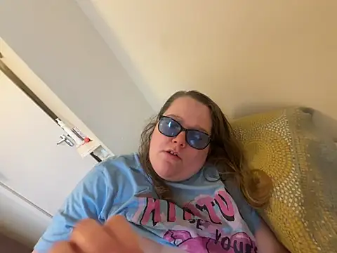 Snapshot of Scarletcum22 chatting on 7, 2, 2026 Scarletcum22 online show from 7, 2, 2026