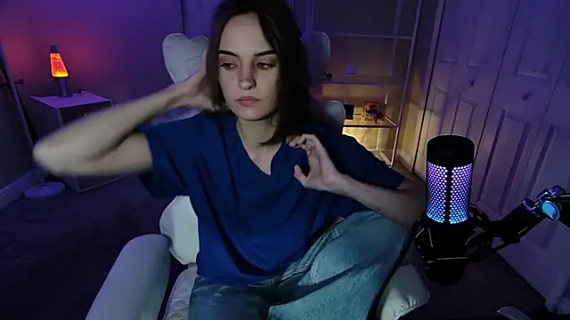 AngieFae  online show from 21, 4, 2026