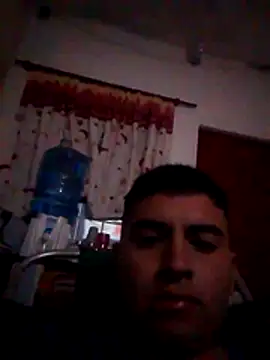 Snapshot of Achi09 chatting on 28, 10, 2025 Achi09 online show from 28, 10, 2025