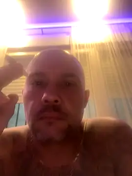 Snapshot of gitanoMad chatting on 27, 11, 2025 gitanoMad online show from 27, 11, 2025