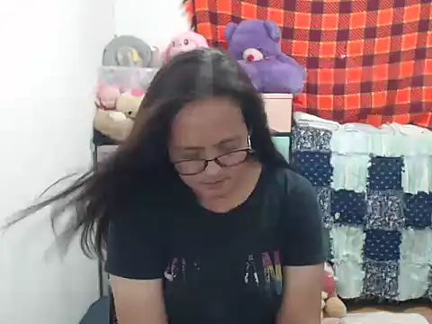 Snapshot of Kinkybela2025 chatting on 15, 11, 2025 Kinkybela2025 online show from 15, 11, 2025