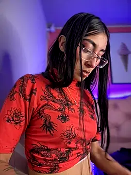 Snapshot of Violeet-Smith chatting on 23, 10, 2025 Violeet-Smith online show from 23, 10, 2025