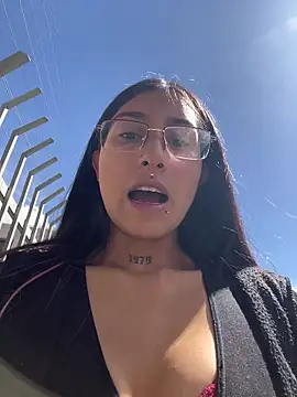 Snapshot of Violeet-Smith chatting on 27, 11, 2025 Violeet-Smith online show from 27, 11, 2025